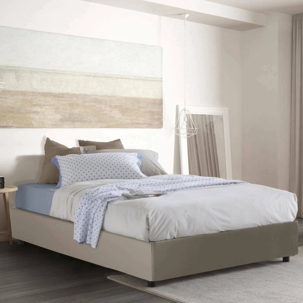 Letto matrimoniale Akemi, Letto contenitore con rivestimento in ecopelle, Made in Italy, Apertura frontale, con materasso cm 140x190 incluso, Tortora