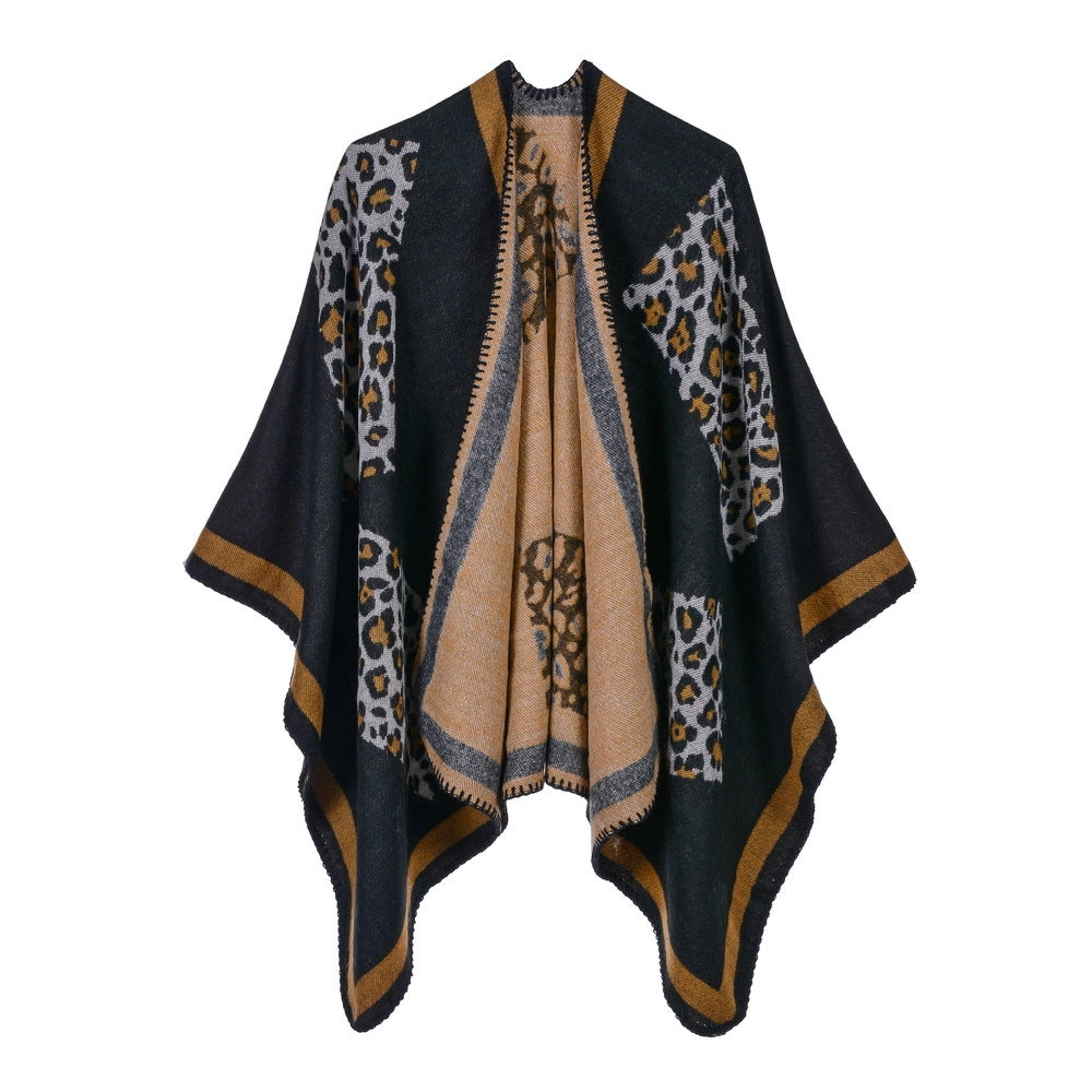 Nuova sciarpa, scialle o mantello da donna versatile in cashmere con stampa leopardata.