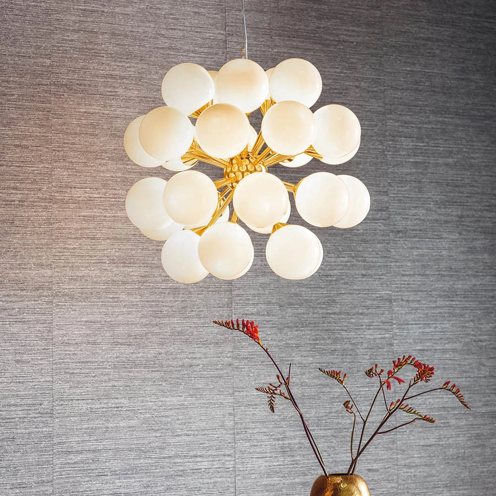 Lampadario OSCAR Endon ottone spazzolato sfere opali 28xG9