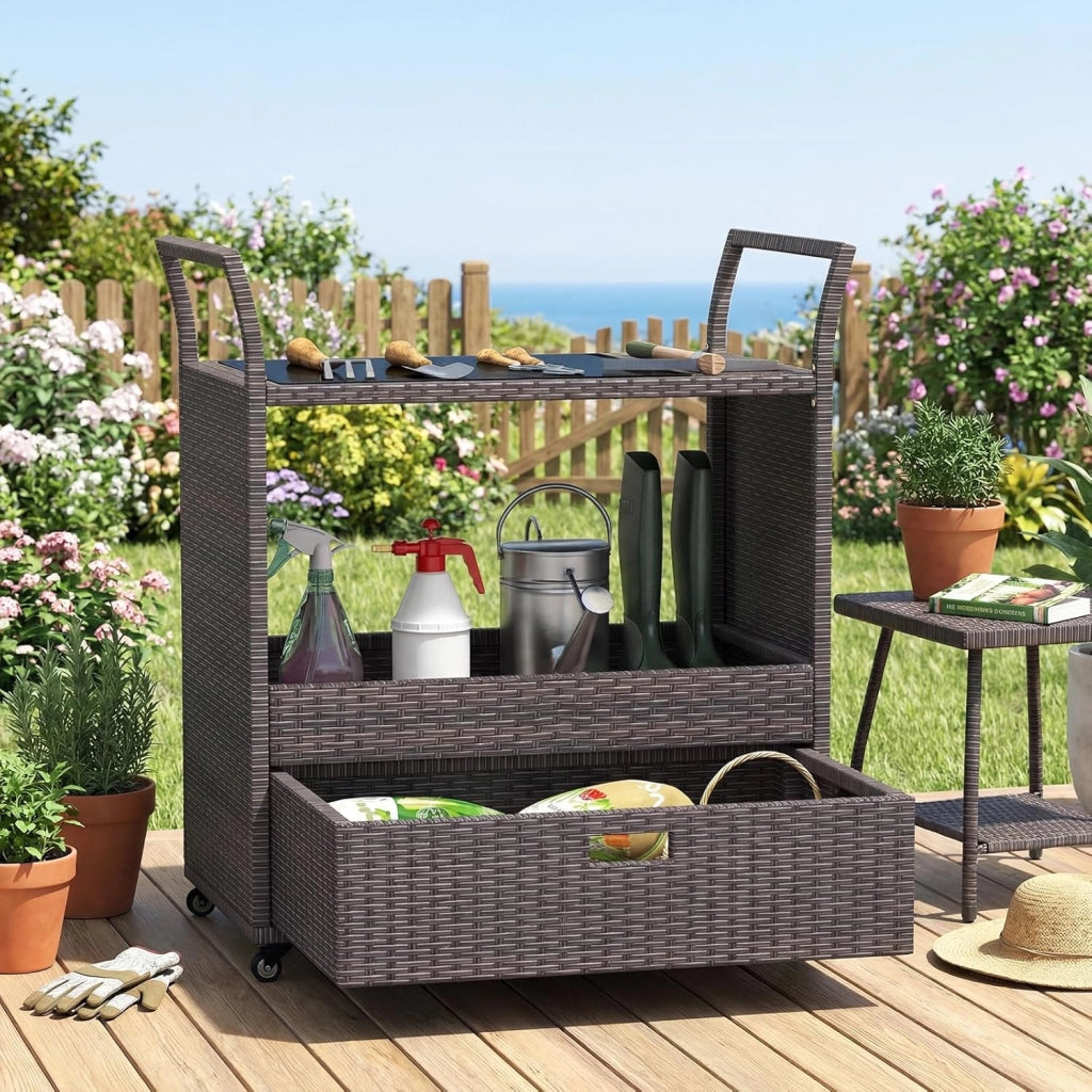 Carrello Bar in Rattan PE, Tavolo Bar da Esterno con Ruote, Ripiano Aperto, Cassetto e Piano in Vetro Temperato, Carrello di Servizio con Maniglie per Giardino, Cortile, Piscina, 85 X 47 X 92 CM
