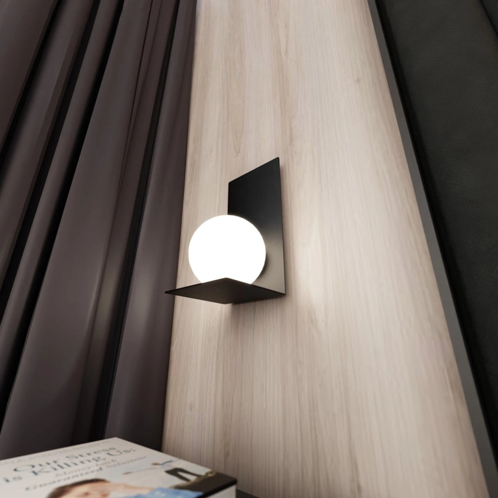 Lampada da parete FORM in acciaio nero e vetro