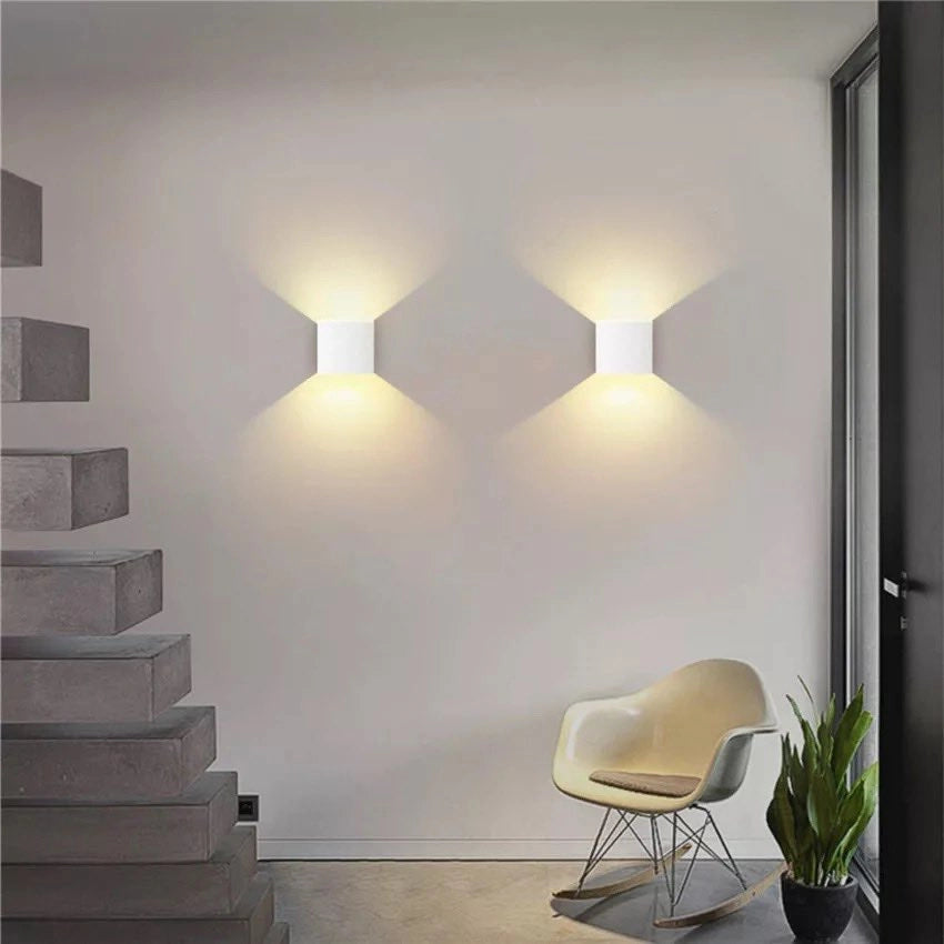 Applique lampada design moderno a led cob forma cubo 6w bianco con luce calda 3000K
