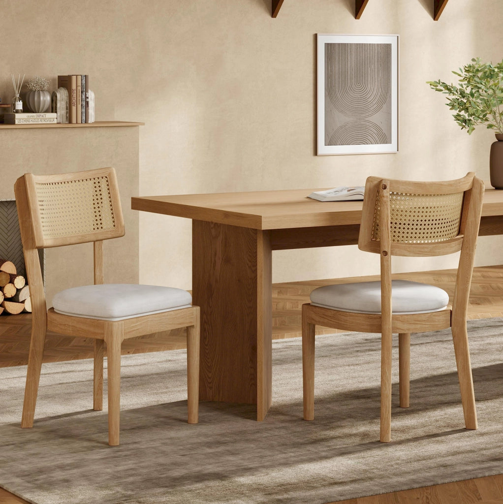 Set 2 sedie da pranzo in legno massello con schienale in rattan e cuscino in lino; color legno