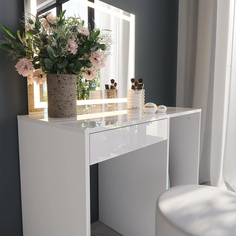 Tavolo da toeletta Sherry, Bianco/bianco lucido, 89.8 cm con specchio LED e sgabello