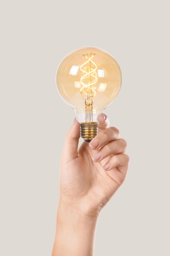 Lampadina LED filamento E27 sferica ambra 4,9W 450 lm Lucide