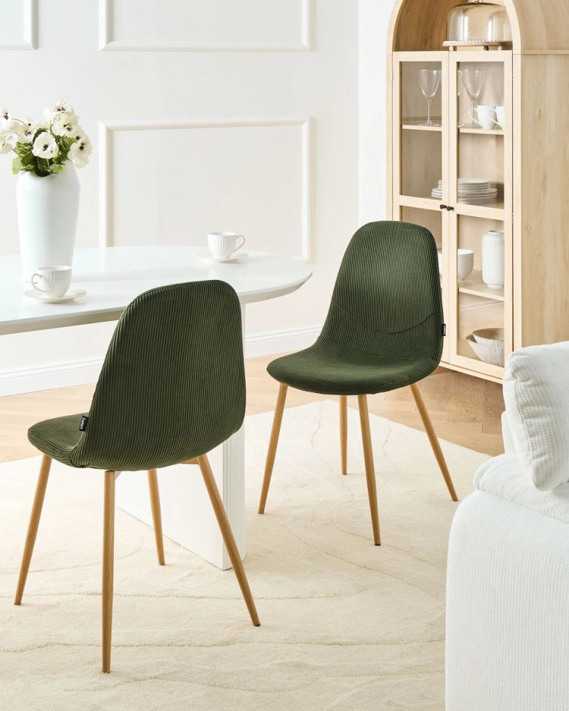 Set di 2 sedie da pranzo Struttura in tessuto verde Seduta in velluto a coste Design moderno senza braccioli