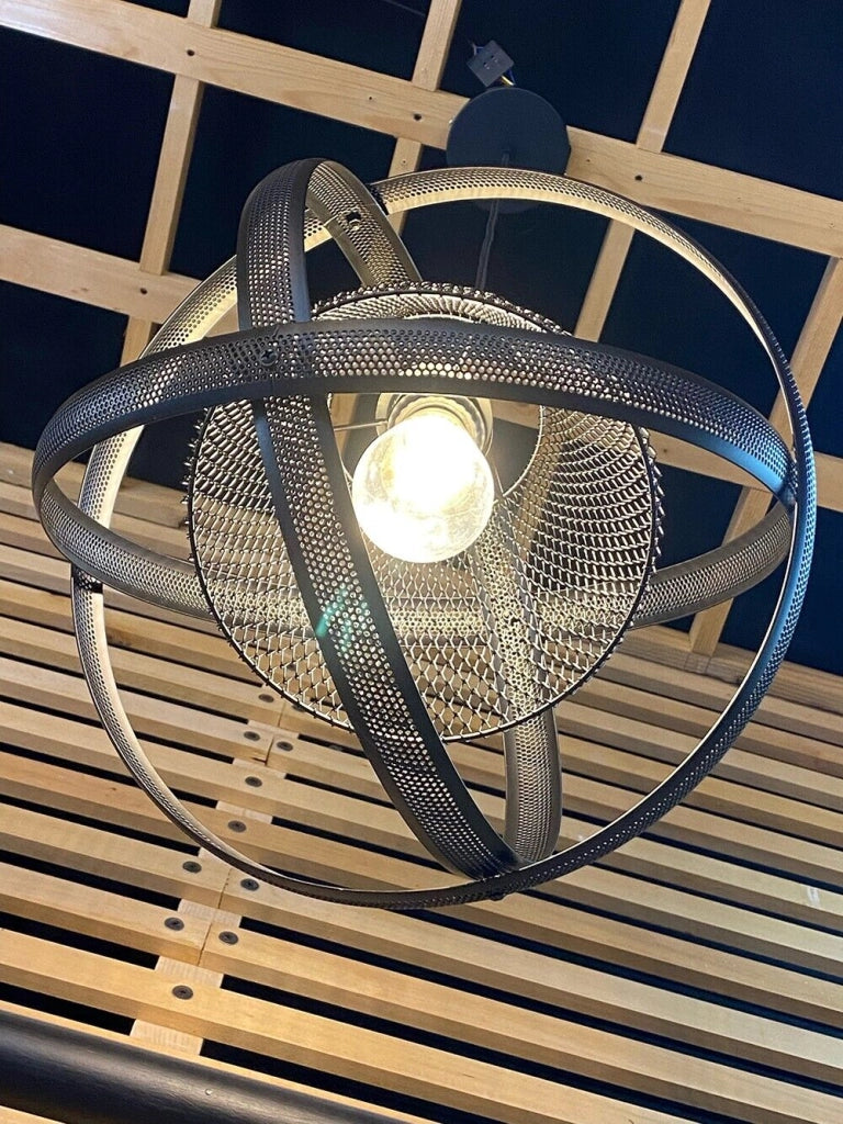 Lampadario a sospensione dal design moderno industriale in ferro intrecciato