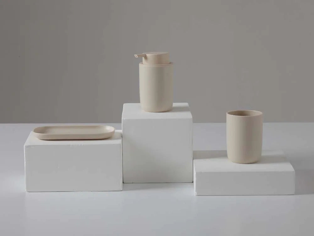 Set accessori da appoggio 3 pezzi in plastica crema | Taki