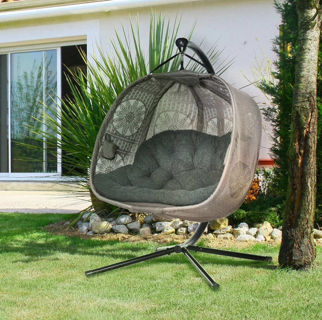 Poltrona sospesa per 2 persone con supporto pieghevole; 132x126x172 cm; acciaio e poliestere; sabbia