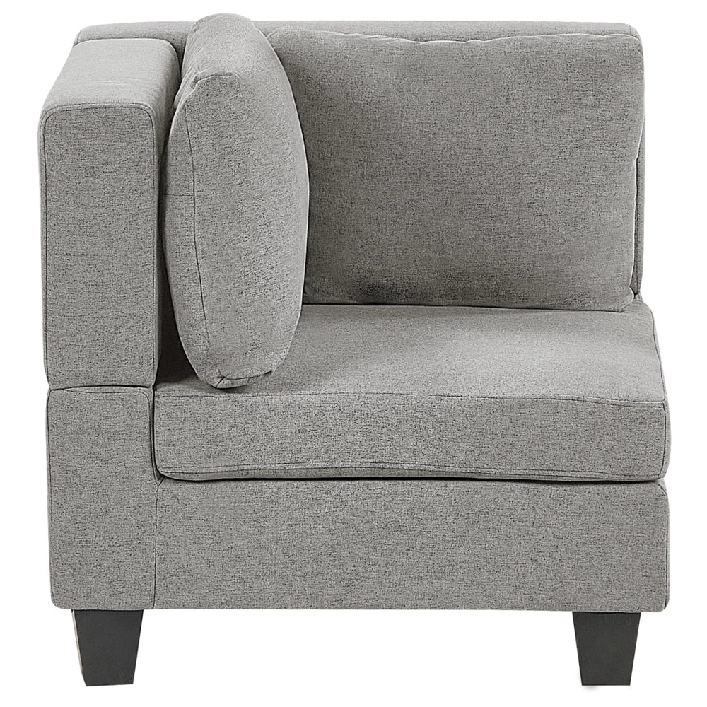 Divano componibile 4 posti imbottito in tessuto grigio chiaro con gambe nere schienale imbottito lato sinistro con pouf stile moderno