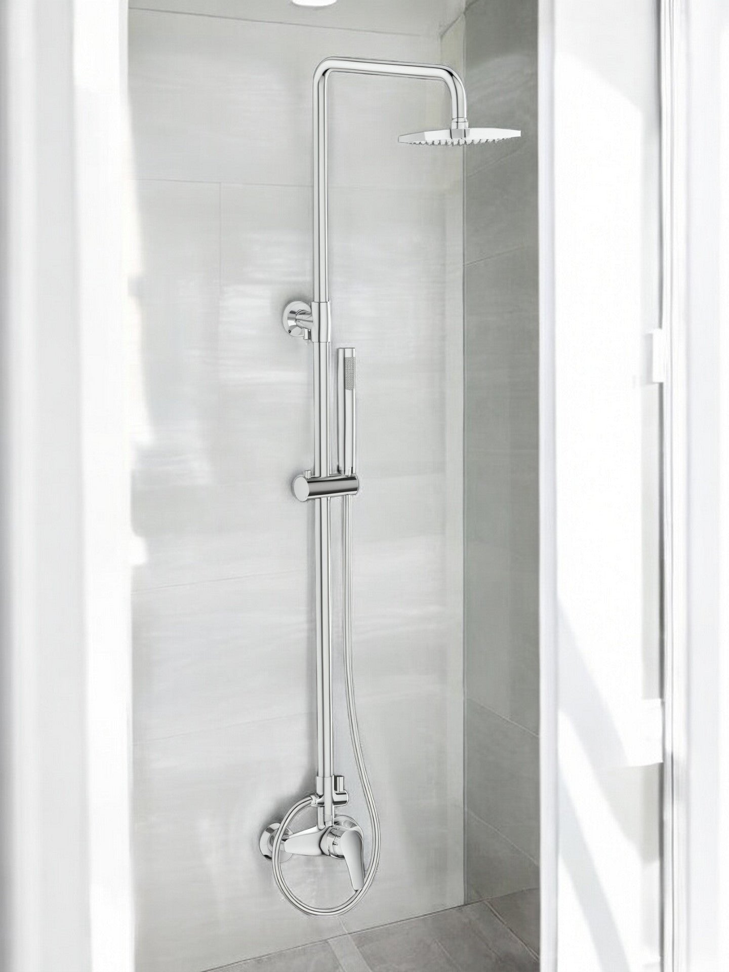 Colonna doccia completa di miscelatore pronta per l'installazione