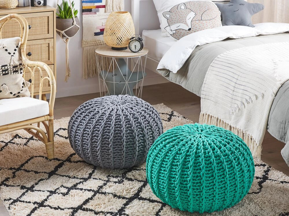 Pouf ottomana verde in cotone lavorato a maglia perline EPS riempimento rotondo piccolo poggiapiedi 50 x 35 cm