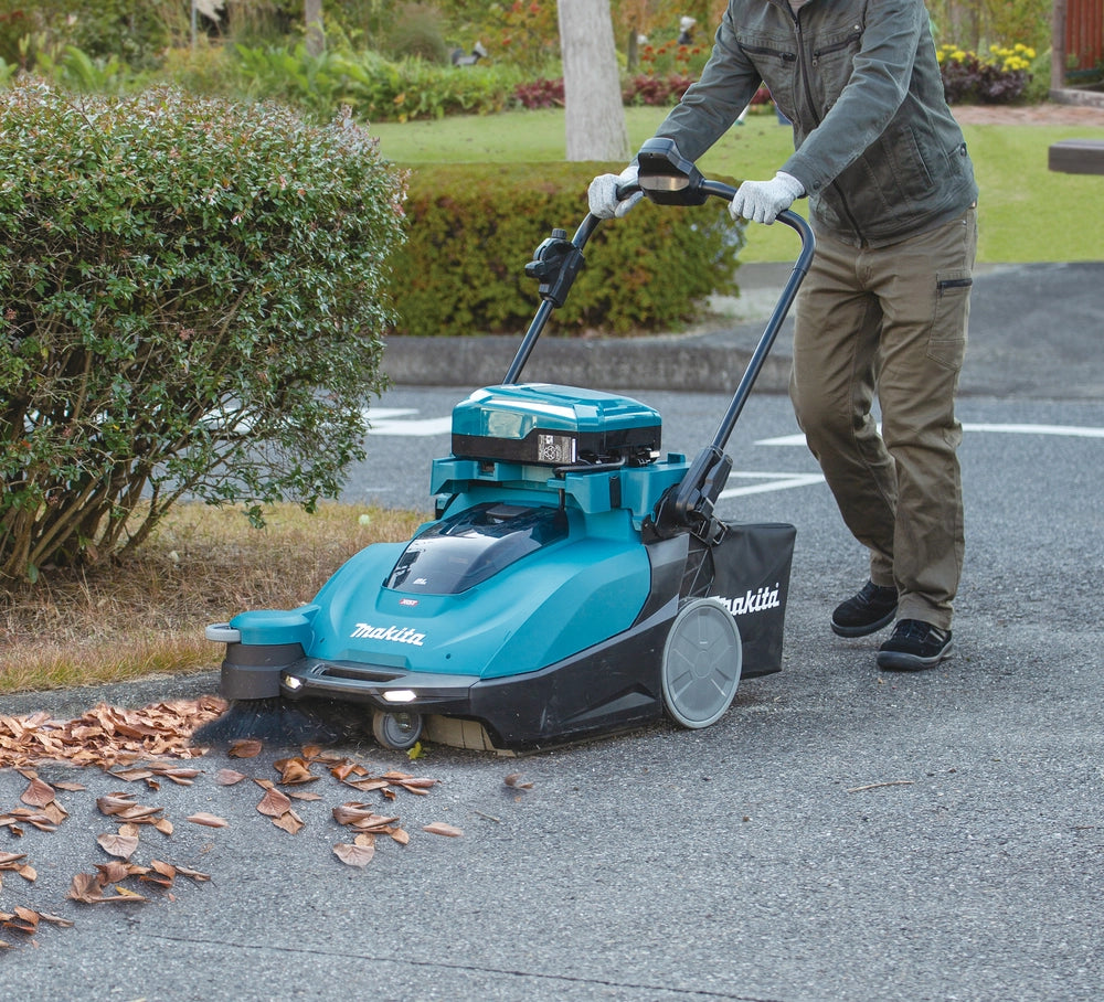 Spazzatrice a batteria Makita 40V 24 lt D.650mm XGT BL solo corpo VS001GZ