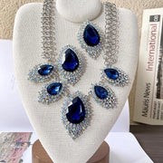 Orecchini e collana fatti a mano con cristalli blu diamante, regalo di Natale o di compleanno.