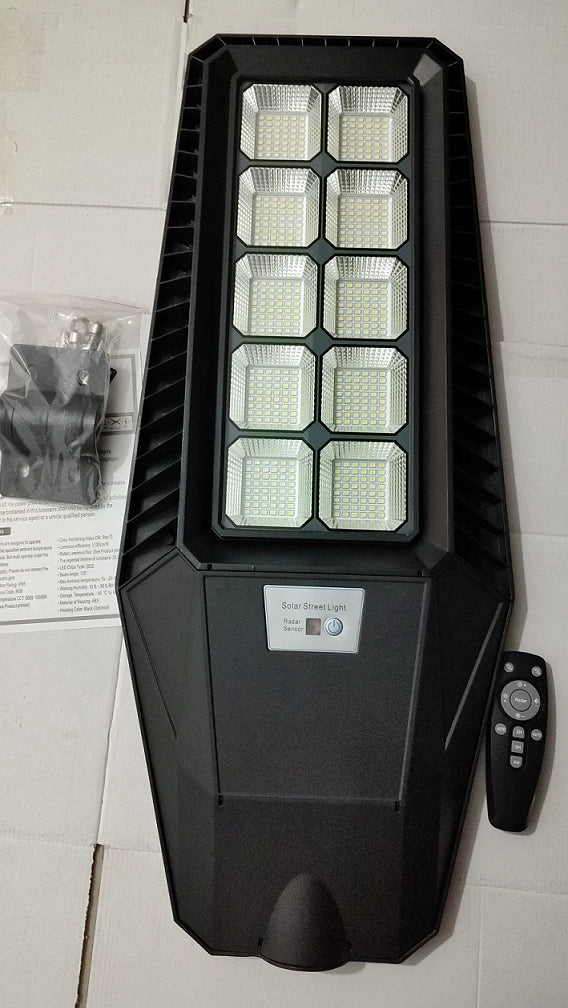 LAMPIONE 500W PANNELLO SOLARE INTEGRATO CREPUSCOLARE IP65 LUCE Fredda 130lm/w - Benovo