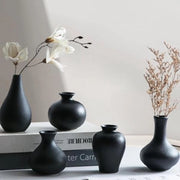 Set di 5 vasi in ceramica neri - design scandinavo artigianale - diverse misure (8-15 cm) per fiori, pampas e decorazione da tavola