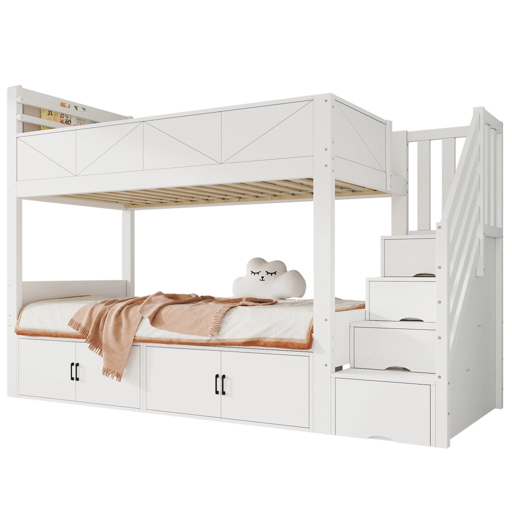 Letto a castello per bambini 90x200 cm con scala contenitore, vani portaoggetti sotto il letto, sponde di sicurezza alte e libreria, legno bianco