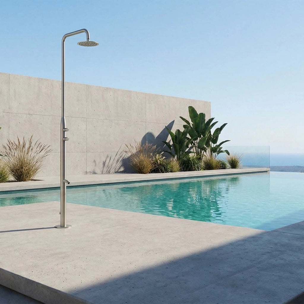 SINED Doccia esterna in acciaio inox AISI 316L satinato resistenza alla corrosione e agenti atmosferici design funzionale per ambienti esterni raffinati facile manutenzione e durabilita garantita -