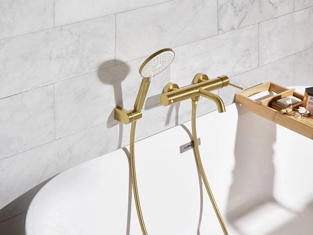 Set di miscelatori per vasca da bagno montati a muro, in ottone oro, soffione doccia a bocca singola con kit di interruttori