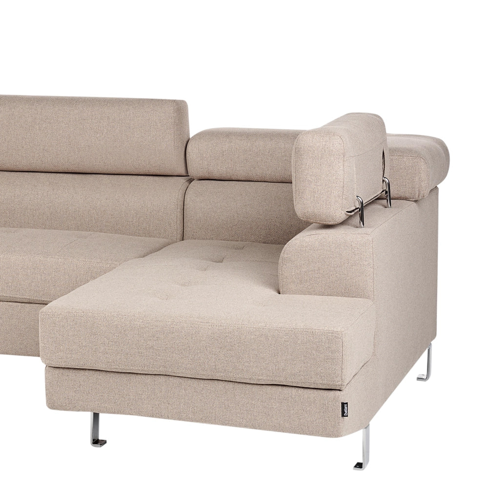 Divano angolare in tessuto beige con poggiatesta e braccioli regolabili a forma di L