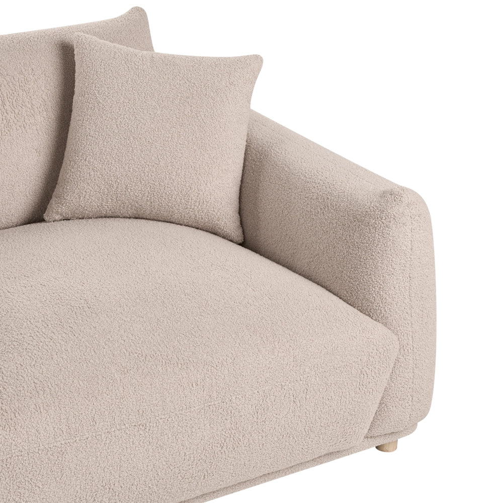 Divano a 3 posti in tessuto beige con cuscini decorativi e gambe in legno divano moderno per soggiorno