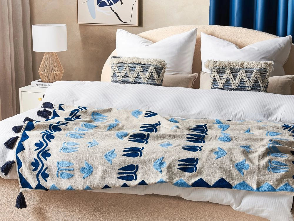 Coperta in cotone beige e blu 130 x 180 cm copriletto in ricamo fatto a mano accogliente motivo floreale con nappe