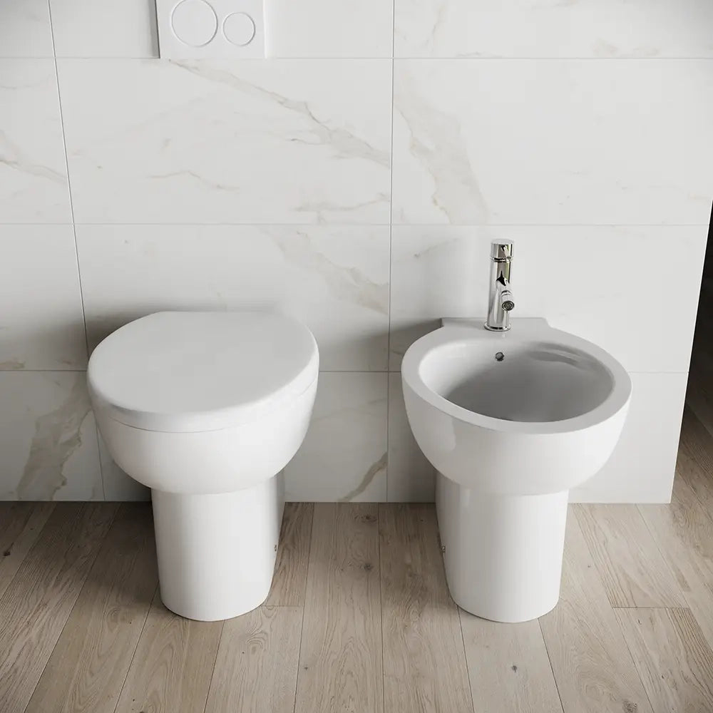 Sanitari filomuro in ceramica bianco lucido: vaso bidet e copriwc soft-close | Doha