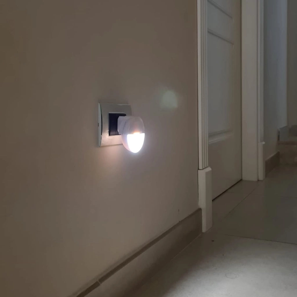 Lampada LED con spina luce bianca notturna faretto segnapasso con sensore di movimento 0.4W
