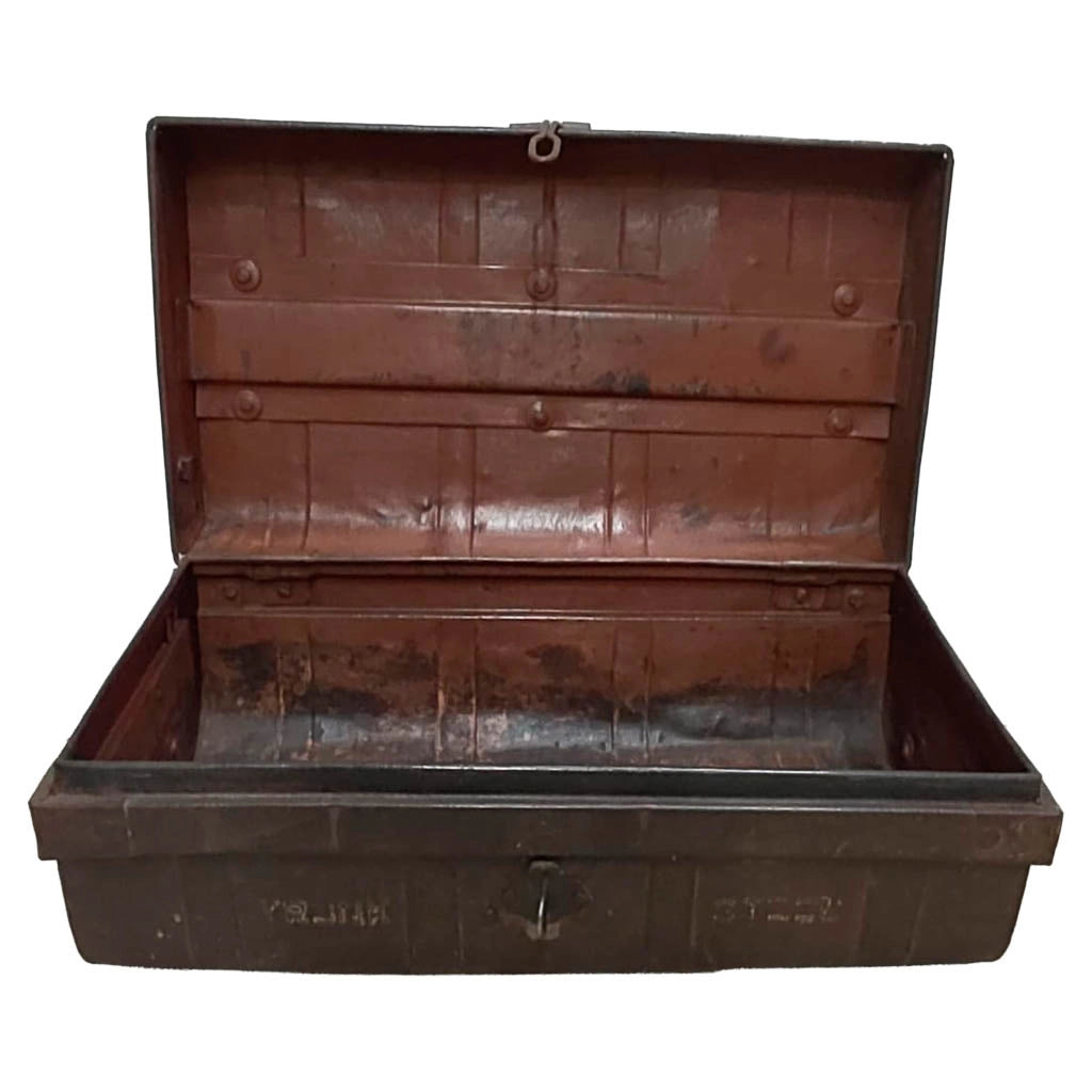Valigia artigianale in metallo, 67x37x25h cm