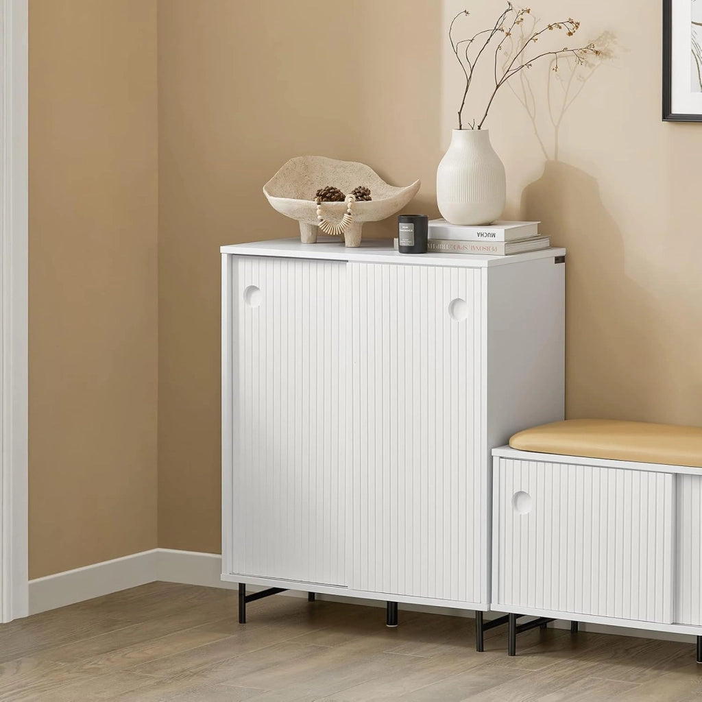 Mobile Ingresso Credenza Soggiorno Salvaspazio con Anta Scorrevole, Mobile da Cucina, Mobiletto Moderno in Legno con Gambe in Bambù, Design Elegante e Stabile, Bianco, 70x37x87cm, FSB62-W