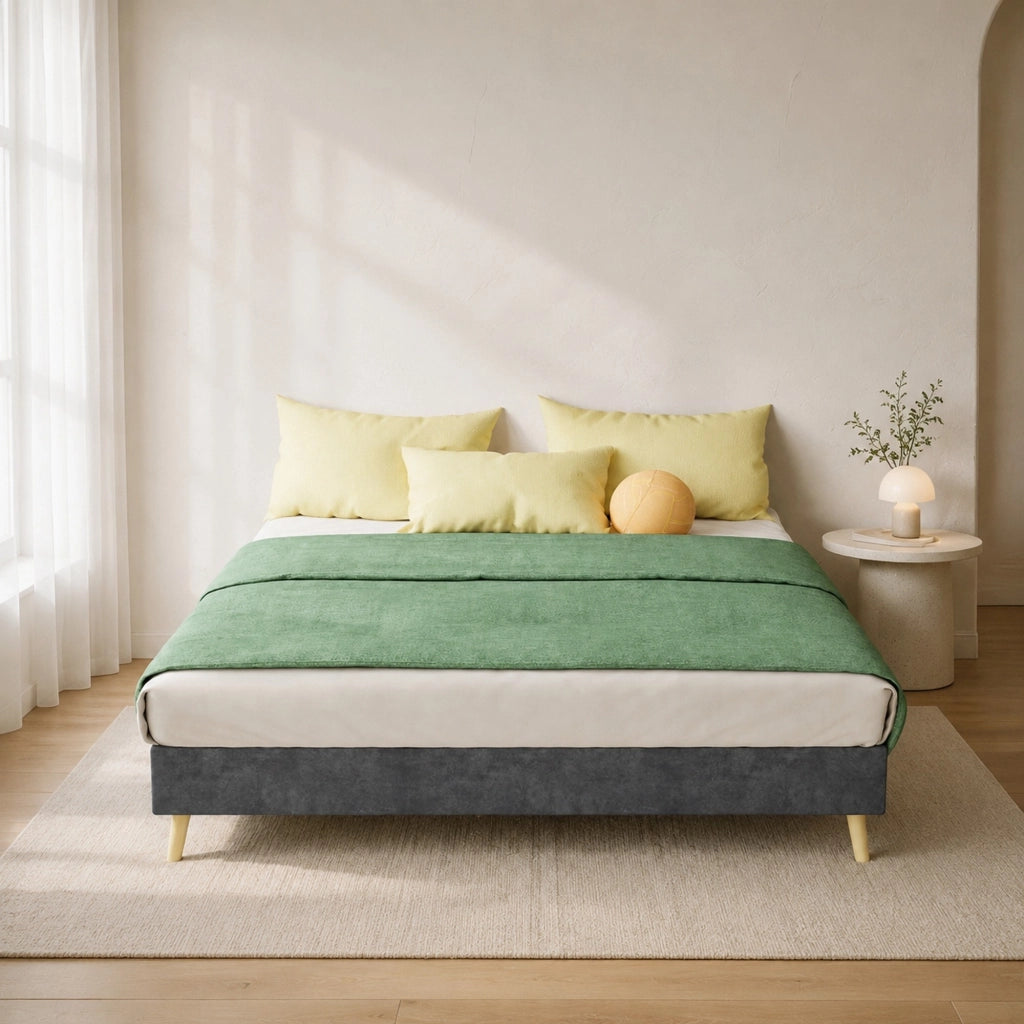 Letto matrimoniale 140x200 cm grigio in tessuto effetto velluto con struttura in metallo, design moderno