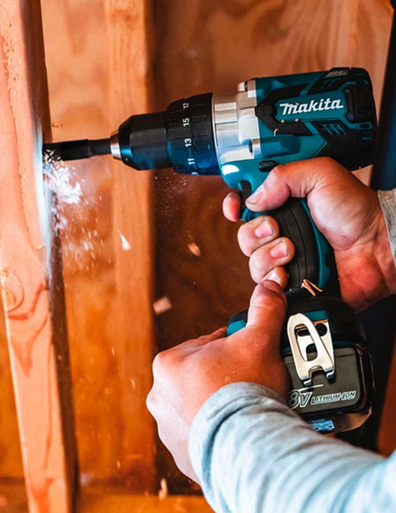 MAKITA Kit MK802 (DHP481 + DHR243 + DGA504 + DTD152 + DJV182 + DSS610 + DJR186 + DBO180 + 3 x 5,0 Ah + DC18RD + 2 x LXT600)