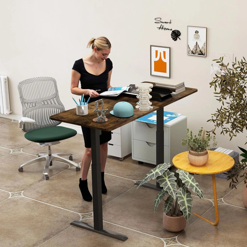 Scrivania regolabile in altezza, 160 x 60 cm, scrivania elettrica per computer, scrivania da ufficio con porta di ricarica di tipo C, gancio per cuffie e porta bevande, sedile elettrico, con