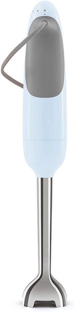 Smeg, frullatore a immersione hbf01pbeu, funzione turbo e sistema di taglio flowblend, con impugnatura antiscivolo, avvolgicavo integrato, accessori non inclusi, potenza 700w, azzurro