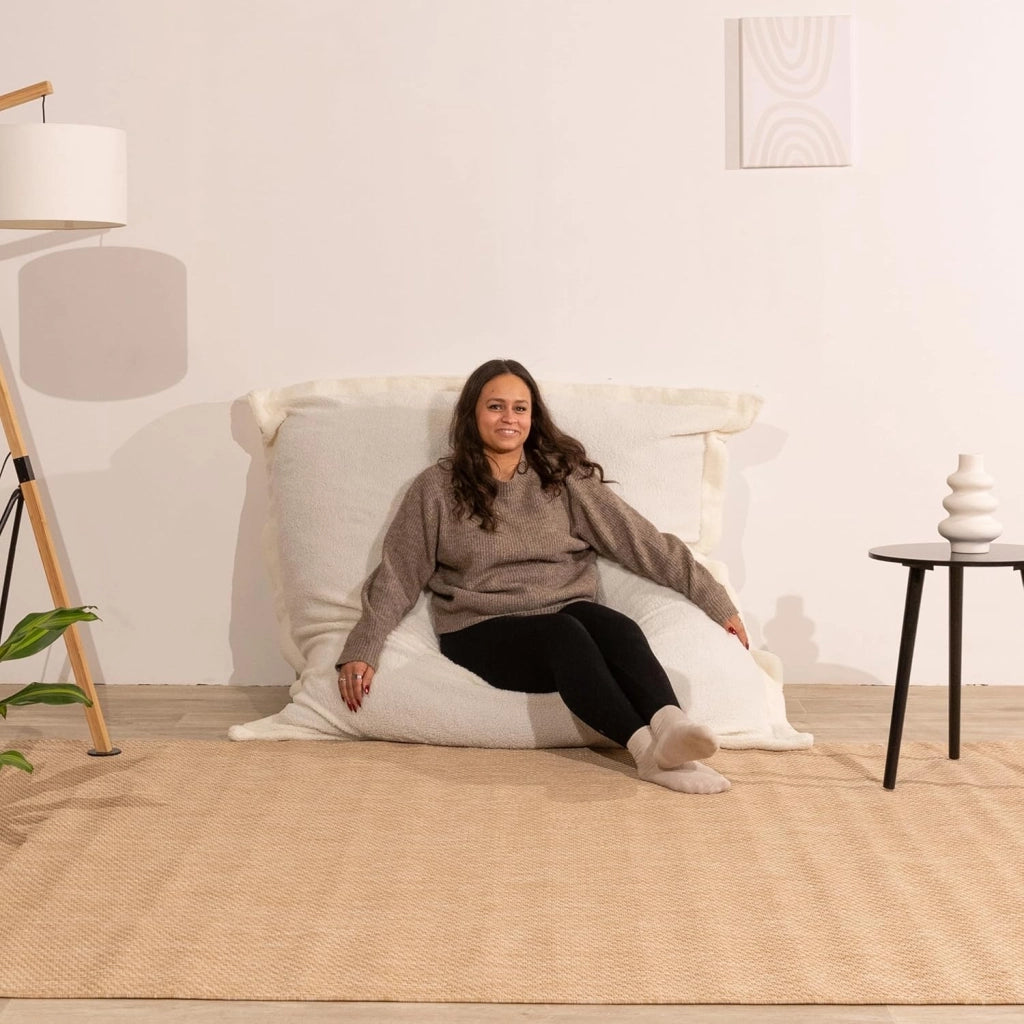 Pouf Poltrona a Sacco - Imbottitura in Schiuma, Molto Confortevole - Tessuto Sherpa Morbido - Fodera Lavabile - Pouf Divano Gigante (180 x 140 cm, Bianco)