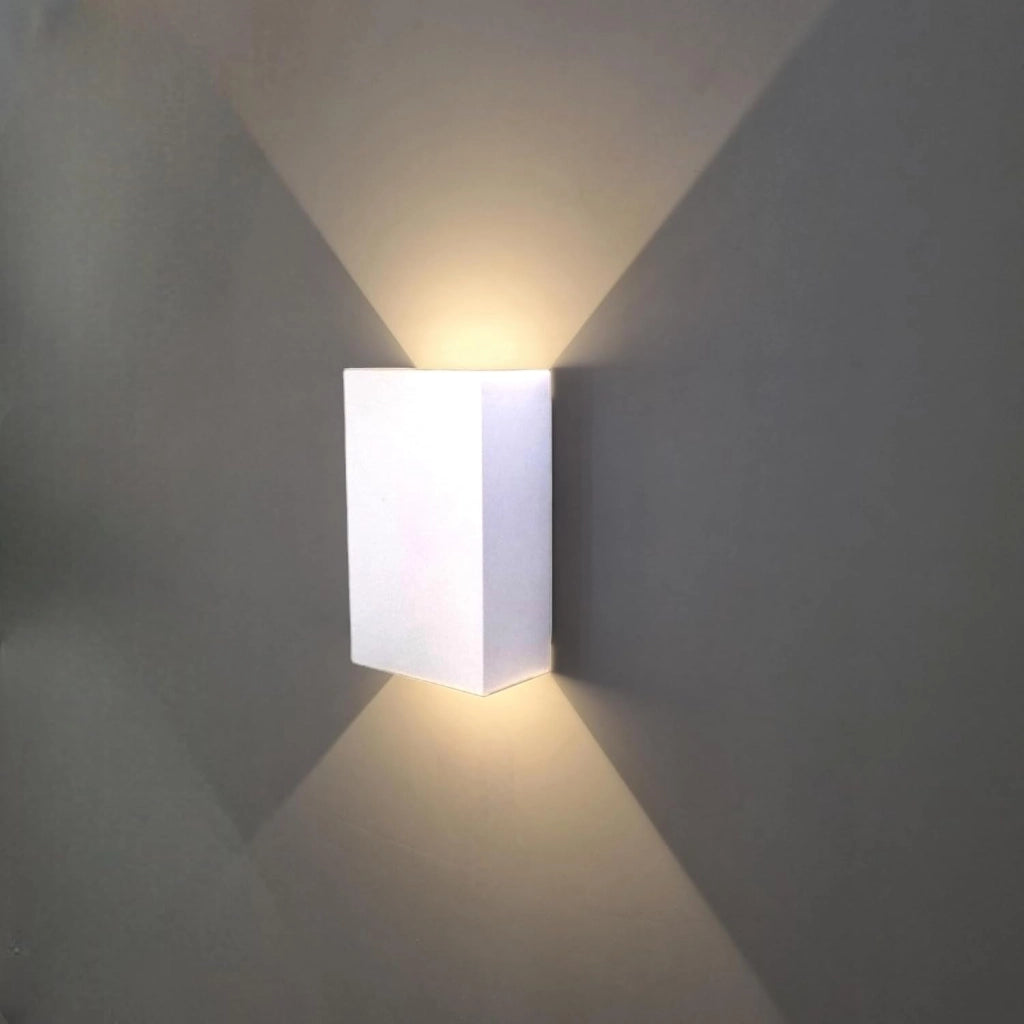 Applique LED da Esterno IP65 Biemissione 10W, 1040 Lumen, Luce Calda 3000K o Naturale 4000K, in Alluminio Bianco, per Giardino, Facciata, Terrazza Colore della luce: Luce calda