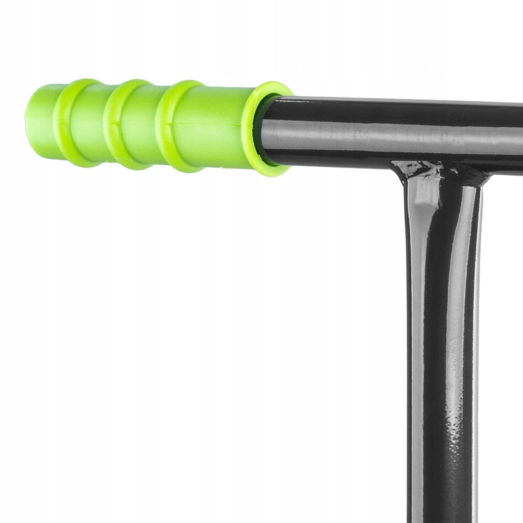 Aeratore tubolare manuale KADAX da 36 cm con forche e punte per aerazione del prato.