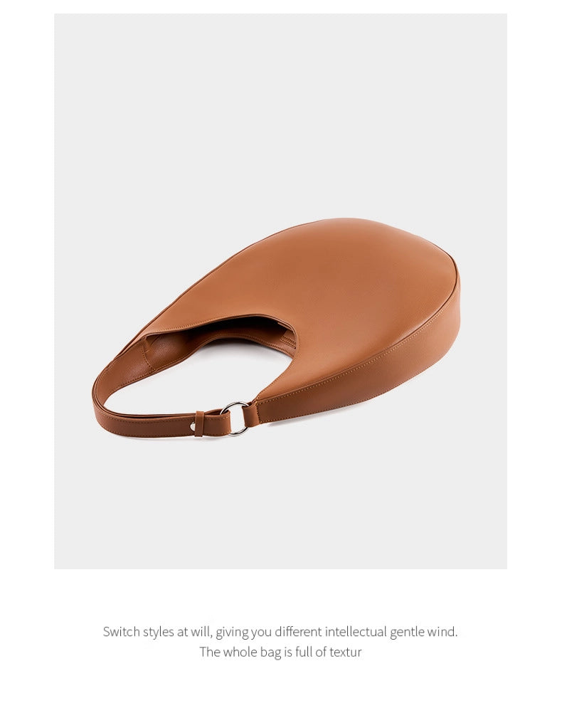 Borsa a tracolla da donna in vera pelle, modello hobo alla moda, colore marrone.
