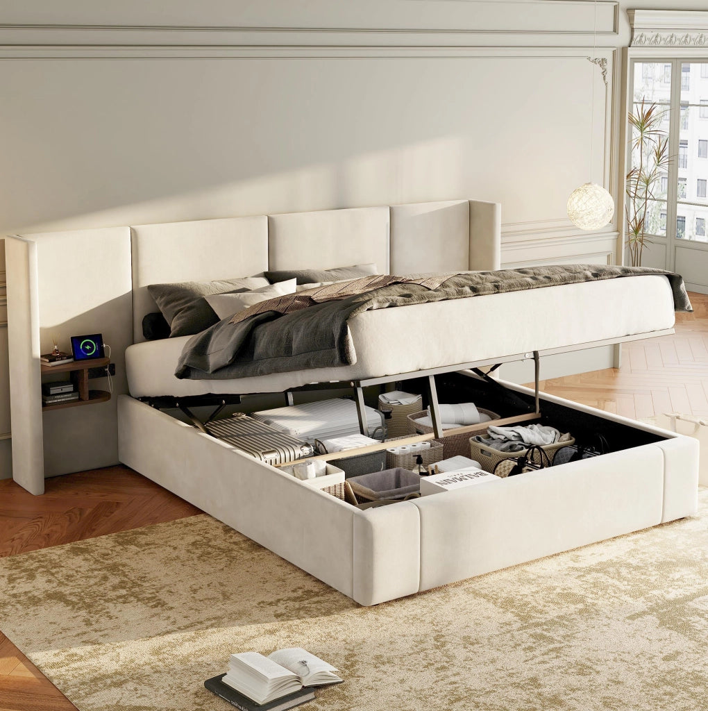 Letto matrimoniale 160x200 cm in velluto beige con contenitore idraulico; 2 comodini e USB