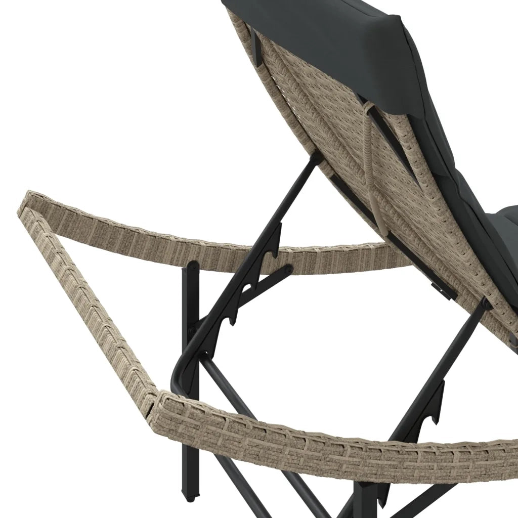 Lettini Prendisole 2pz con Tavolino Grigio Chiaro in Polyrattan 368256