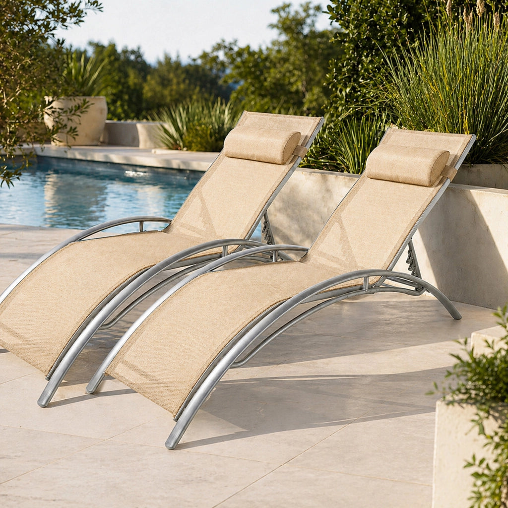 Set 2 Lettini Prendisole Reclinabili Per Giardino Con Schienale Regolabile 5 Posizioni Tessuto Traspirante Per Piscina Terrazza Outdoor 59 x 158 x 81.5 Cm Beige