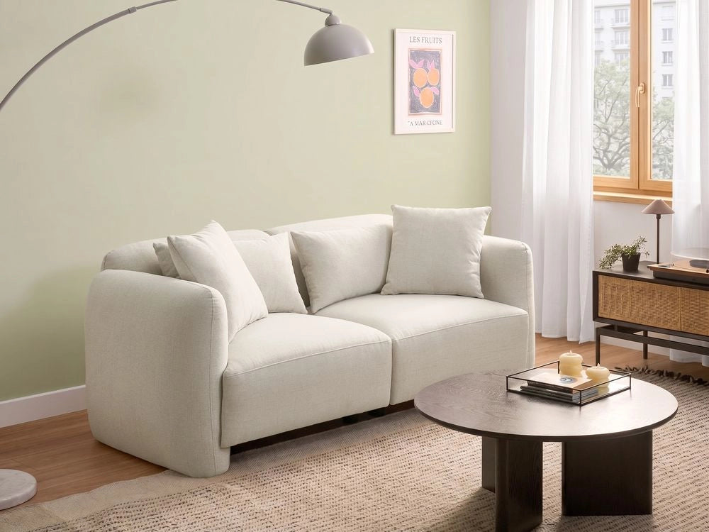 Divano imbottito minimalista a profilo ribassato a 3 posti con seduta profonda bianco sporco stile minimalista