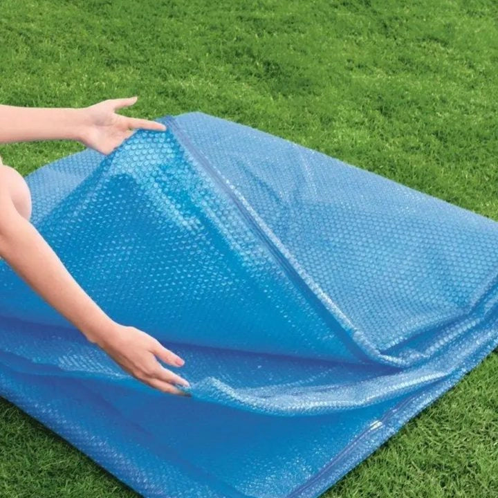 TELO TERMICO DI COPERTURA PER PISCINE RETTANGOLARI PRISM FRAME  cm.732x366  peso kg.5,10 (28017)    INTEX