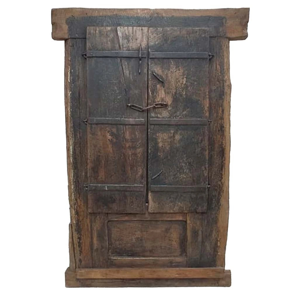 Finestra in legno con finitura artigianale blu, 104x112x155h cm