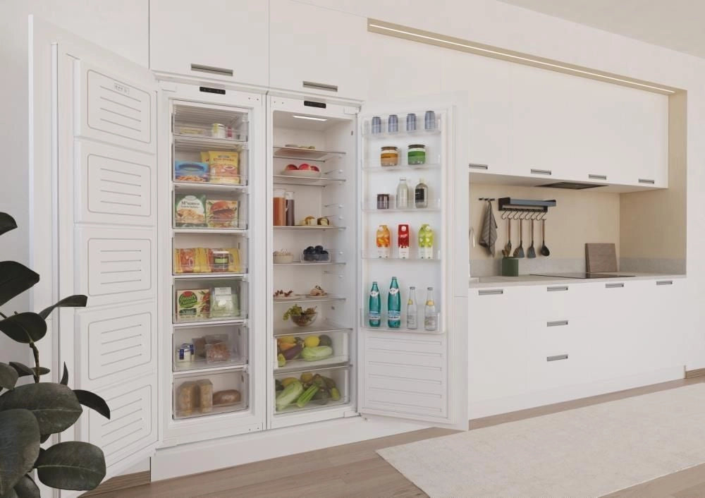 Candy CUS518EW Congelatore verticale Da incasso 204 L E Bianco