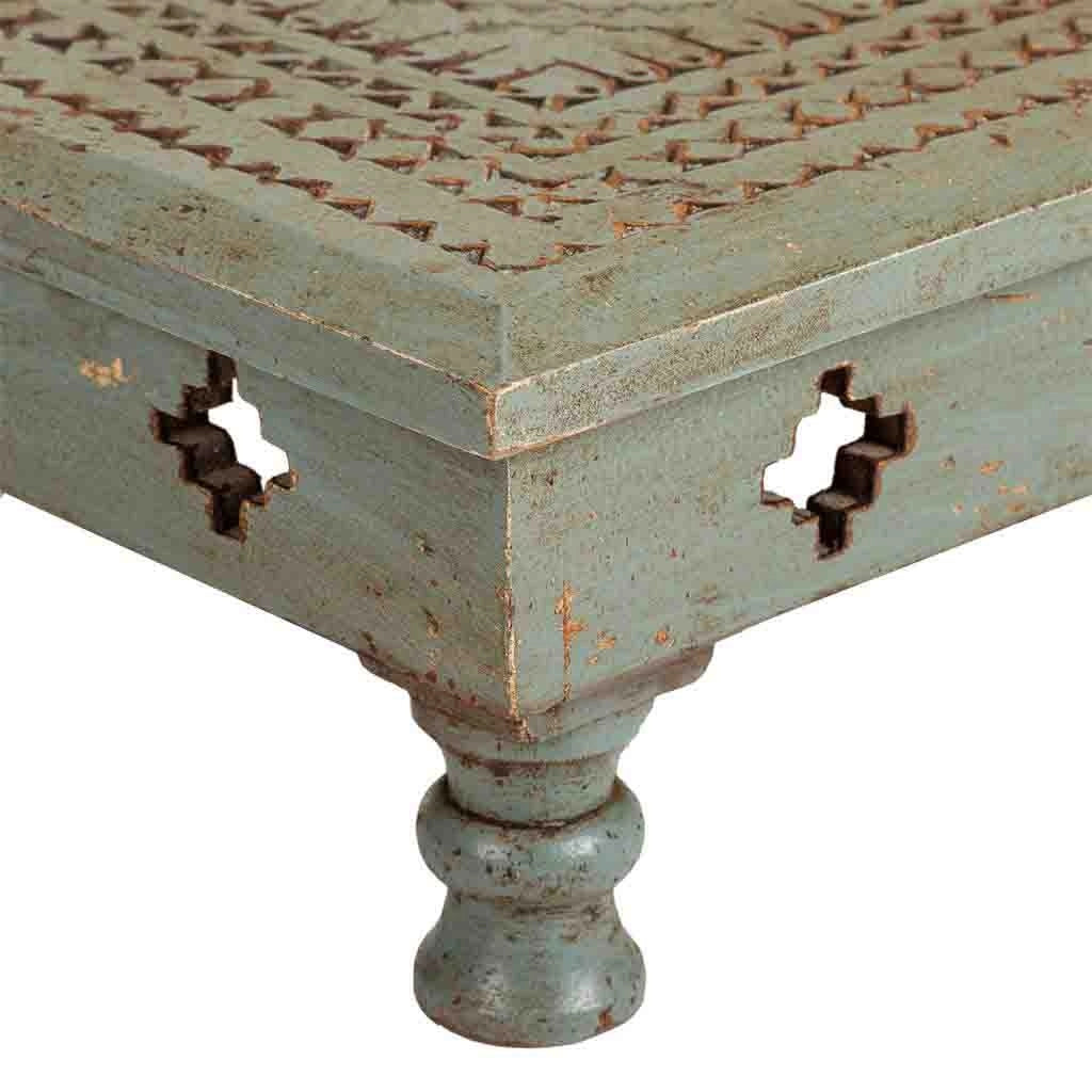 Tavolino da centro in legno intagliato finitura artigianale 33x33x14