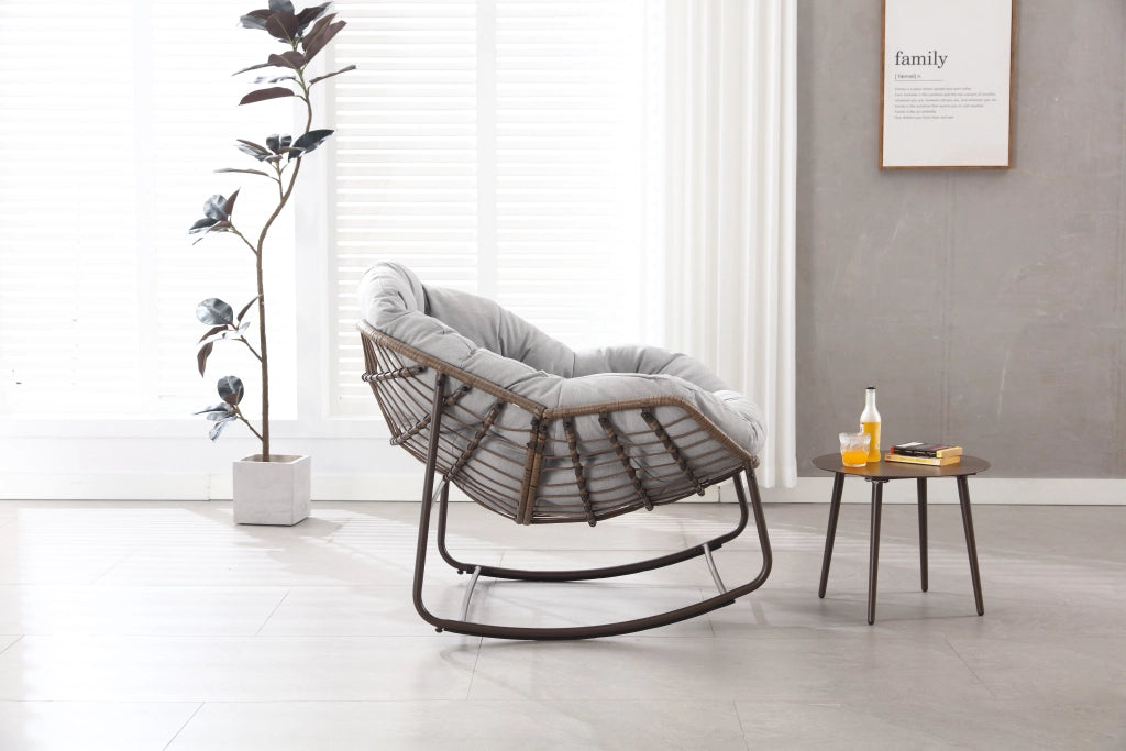 Sedia a dondolo in rattan comoda con cuscini per giardino e terrazzo in acciaio grigio chiaro