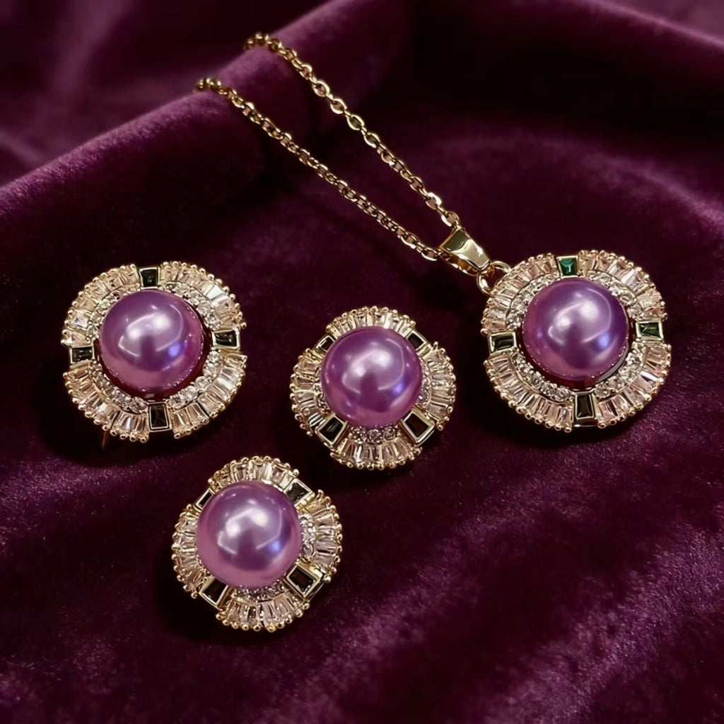 Set di gioielli di lusso composto da tre pezzi con perle viola, collana, orecchini e anello con zirconi verdi di nicchia per la clavicola.