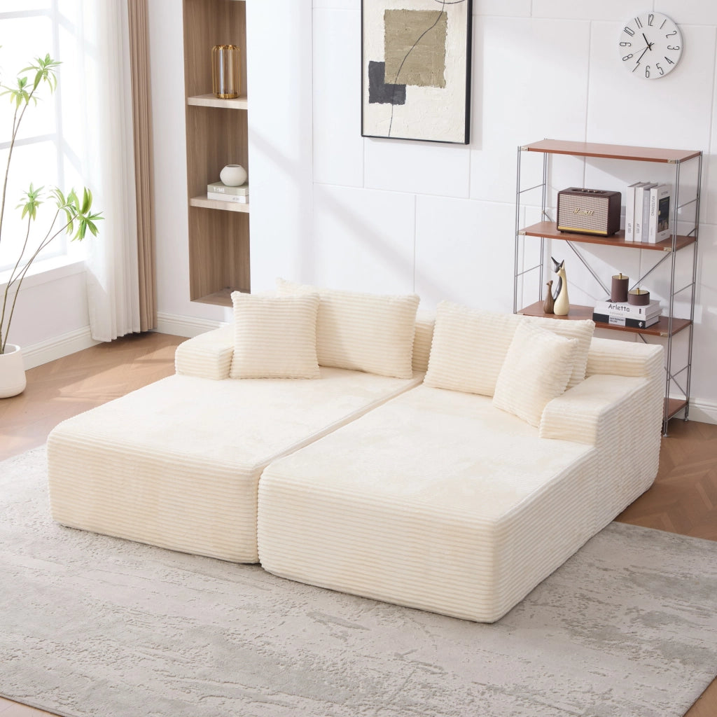Divano con chaise longue e cuscino in ciniglia beige