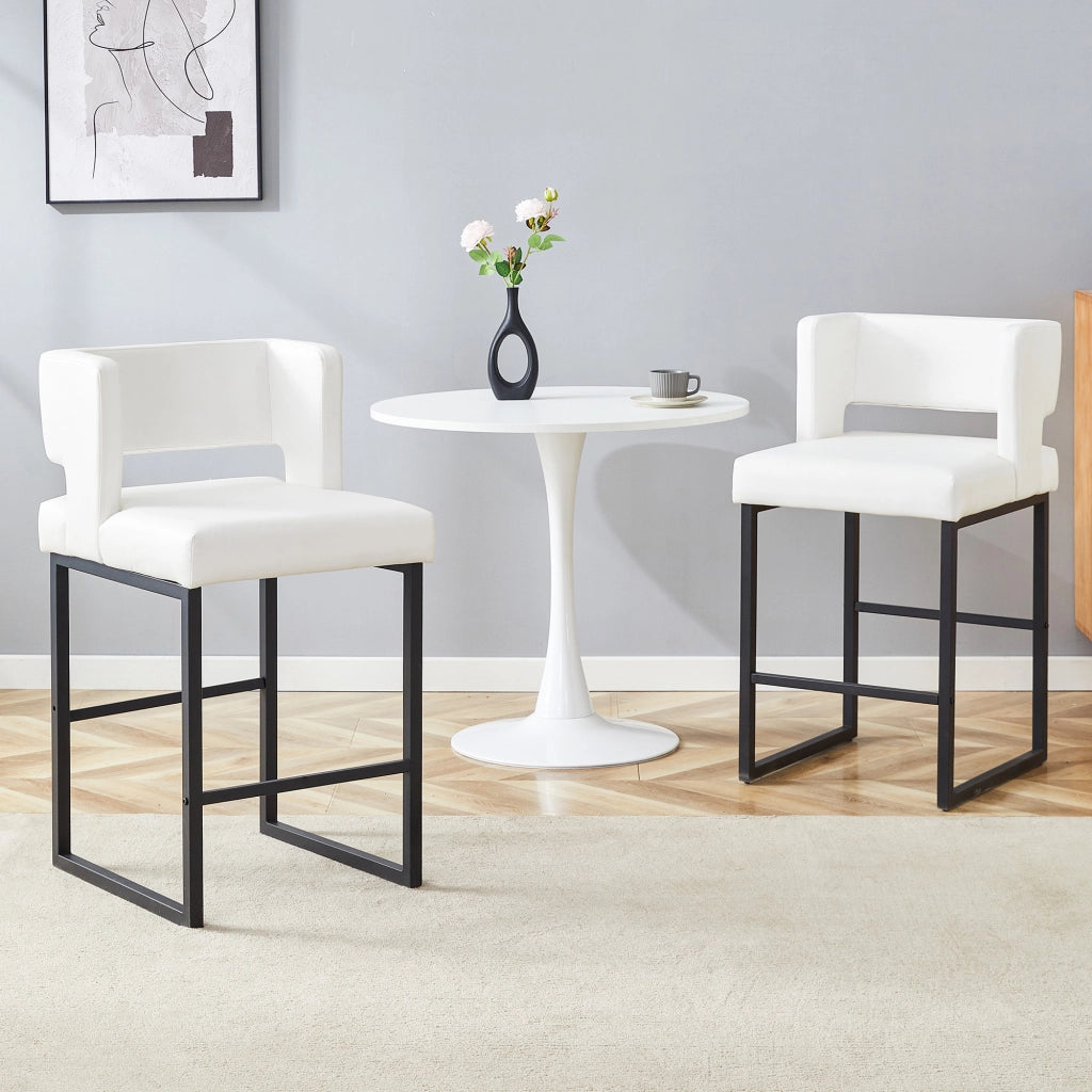 Sgabelli da bar nordici, 2 pezzi con seduta imbottita in PU bianco e gambe in metallo nero, 61 × 60,5 × 54 cm